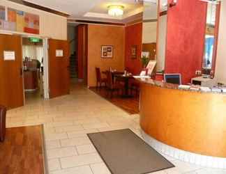 Lobi 2 Hotel Mondial