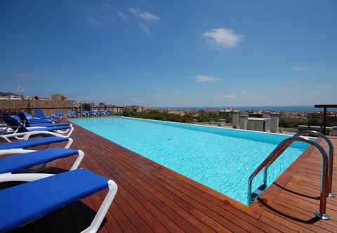 Swimming Pool Resort Sitges Aparthotel