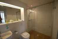 In-room Bathroom Resort Sitges Aparthotel