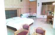 Kamar Tidur 3 Hotel Queens Residency Gurgaon