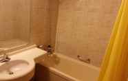 In-room Bathroom 3 Insadong Crown Hotel