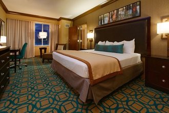 Bedroom 4 Riverwalk Casino Hotel