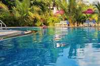 Swimming Pool Little India Beach Cottages