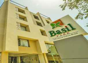 Bangunan 4 The Basil Park