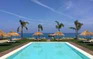 สระว่ายน้ำ 6 Sunshine Beach Resort