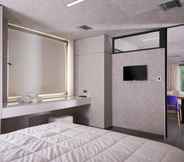 Phòng ngủ 3 Ikaros Hotel
