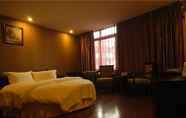 Bedroom 3 GreenTree Inn Chongqing Shiqiaopu Computer City Light Rail Stine Express Hotel