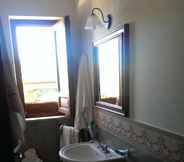 In-room Bathroom 4 Agriturismo Baglio Vecchio