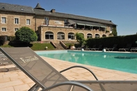 Swimming Pool Château de Fontanges