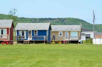 Exterior 4 Crown Cove Cottages