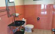 Toilet Kamar 7 Anna Resort