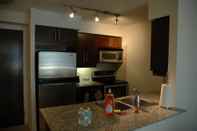 Bedroom Livingsuites Toronto - 20 Blue Jays Way