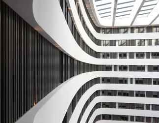 Lobby 2 Hilton Amsterdam Airport Schiphol