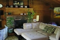 Bar, Cafe and Lounge Riverside Adventures Vacation Rentals