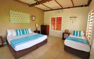 Kamar Tidur 5 Oasis Palms Hotel