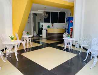 Lobi 2 New iHouse Hotel - Hostel