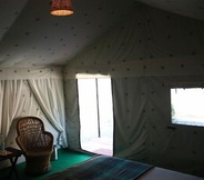 Kamar Tidur 6 Whispering Pines Himalayan Retreat