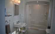 Toilet Kamar 5 1840 Guest House