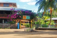 Exterior Playa de Oro Lodge