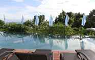 Kolam Renang 4 Ocean Suites Boutique Hotel