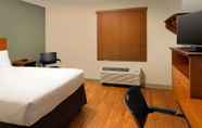 Bedroom 7 WoodSpring Suites Louisville Jeffersontown