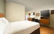 Phòng ngủ 3 WoodSpring Suites Louisville Jeffersontown