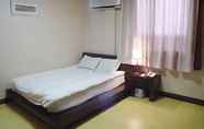 Kamar Tidur 2 Youngbin Hotel