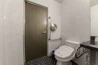 Toilet Kamar Youngbin Hotel