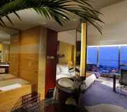 In-room Bathroom 2 Zhuhai Charming Holiday Hotel