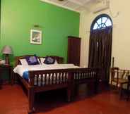 Bedroom 5 Elphinstone Residency