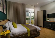 Bedroom 2 The White House Hotel at Dizengoff Square