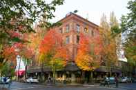 Exterior McMenamins Hotel Oregon