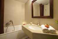 In-room Bathroom Ikia Luxury Homes Eco