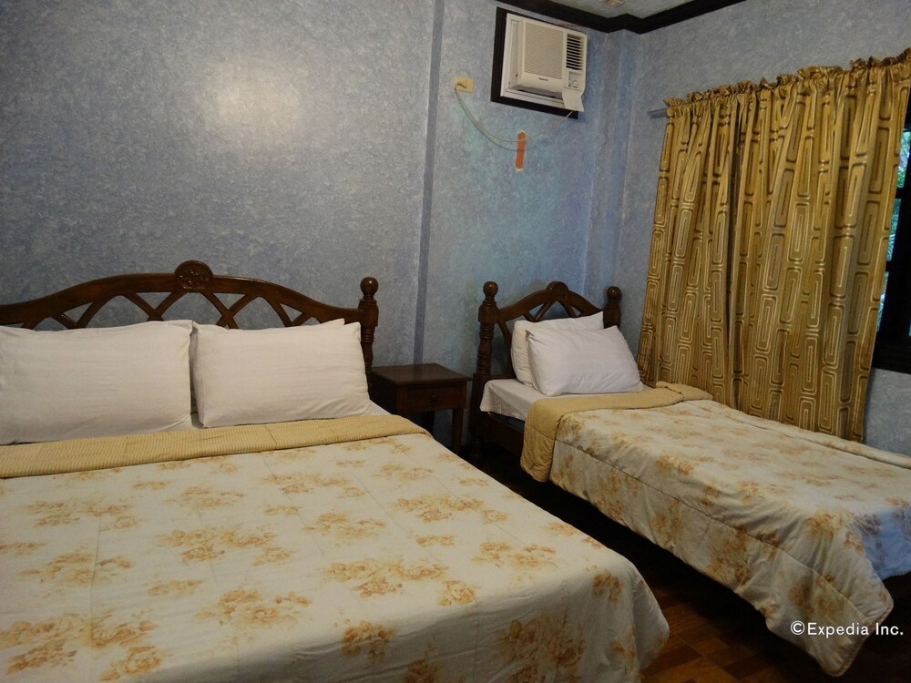 Kamar Tidur 5 Alona Tropical Beach Resort