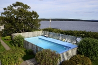 Swimming Pool Trailsman Lodge & Restaurant