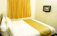 Bedroom 6 Zip by Spree Hotel Raashi Farm