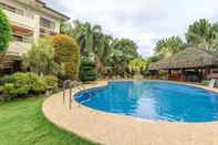 Swimming Pool Golden Palm Resort