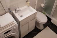 Toilet Kamar Apartments Minerva