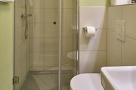 Toilet Kamar Apartments Old Town Finest