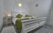 Kamar Tidur 4 Apartments Old Town Finest