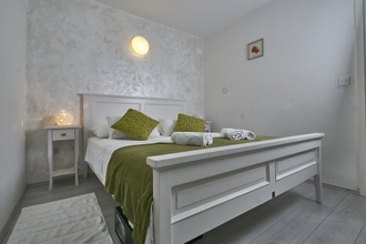 Kamar Tidur 4 Apartments Old Town Finest