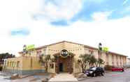 Bangunan 2 B&B Hotel Narbonne - 2