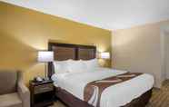 Kamar Tidur 6 Quality Inn & Suites