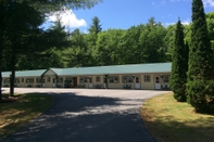 Exterior Perry's Motel and Cottages