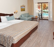 Bedroom 4 Grifid Hotel Bolero & AquaPark - Ultra All Inclusive