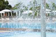 Swimming Pool Laguna Park Hotel