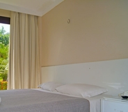 Kamar Tidur 5 Moriah Natal Beach Hotel