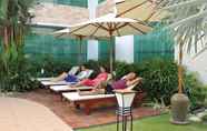 Kolam Renang 4 Palm Spring Resort & Spa