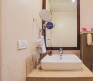 In-room Bathroom 6 Hotel Blue Stone - Nehru Place