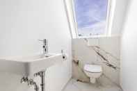 In-room Bathroom Abieshomes Serviced Apartments - Messe Prater